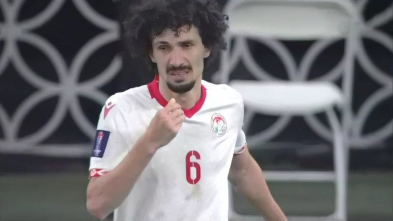 اشک‌های بازیکن پرسپولیس بعد از گلزنی به امارات