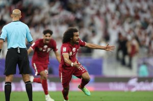 گل دوم قطر به ایران توسط اکرم عفیف