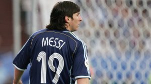 اولین بازی لیونل مسی در جام جهانی و واکنش مارادونا