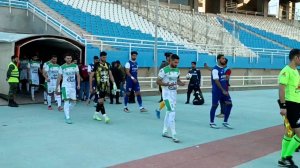 ورود دو تیم استقلال خوزستان و آلومینیوم به زمین مسابقه