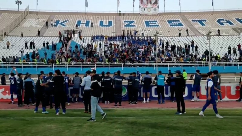خوشحالی هواداران و کادر فنی استقلال خوزستان