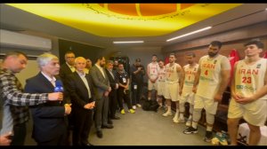 حضور وزیر ورزش در رختکن تیم ملی بسکتبال