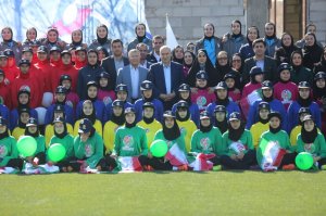 جشن روز جهانی فوتبال بانوان در کمپ تیم ملی