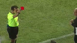 اخراج سرمربی پرسپولیس بعد از مشورت با داور چهارم