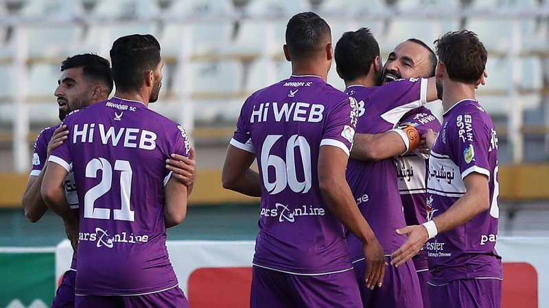 گل اول هوادار به گل گهر توسط داریوش شجاعیان