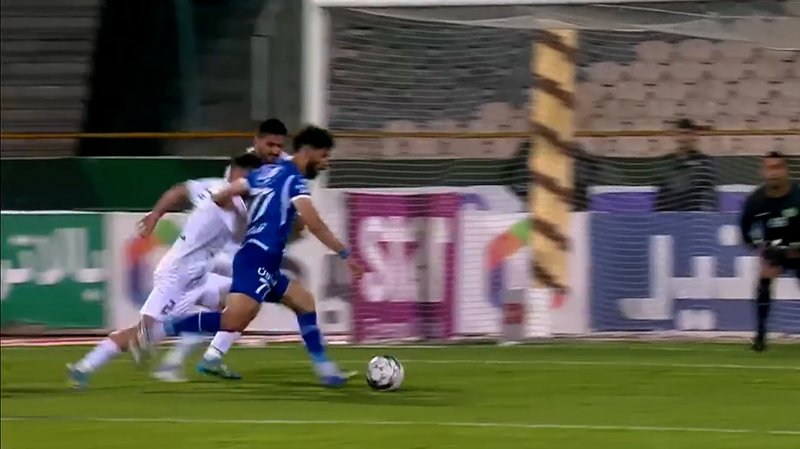 گل اول استقلال به ذوب آهن توسط ماشاریپوف