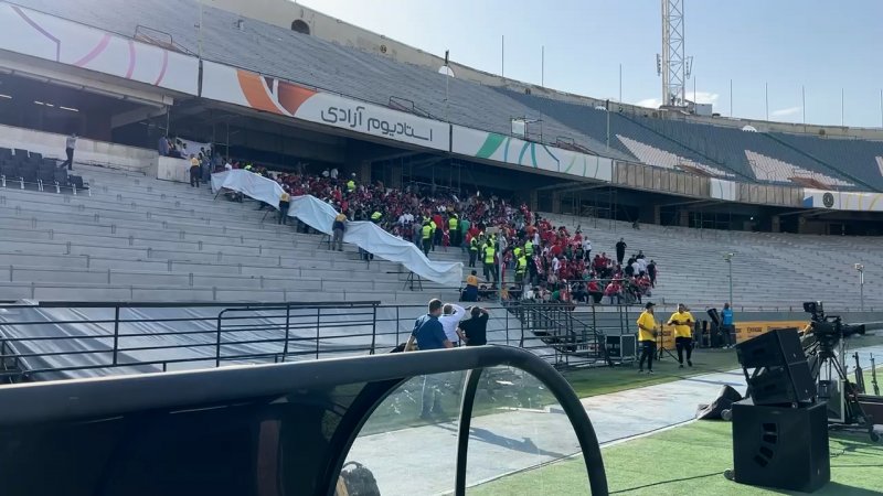 هجوم هواداران پرسپولیس به سکوهای ممنوعه!