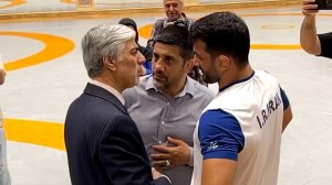 جلسه سه نفره وزیر ورزش و دبیر و حسن یزدانی