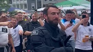 شباهت جالب پلیس آلمان به ساوتگیت سرمربی انگلیس