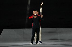 حمل مشعل المپیک توسط زیدان و نادال 