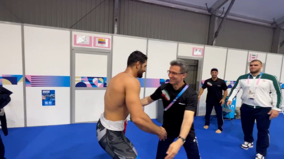 فریاد و شادی پهلوان هادی ساروی با اعضای تیم ملی