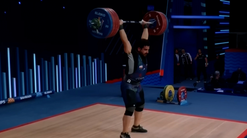 مهار وزنه 217 KG توسط مهدی کرمی در دو ضرب