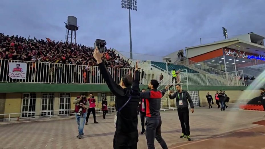 جو ورزشگاه نصیری یزد پیش از بازی چادرملو - پرسپولیس