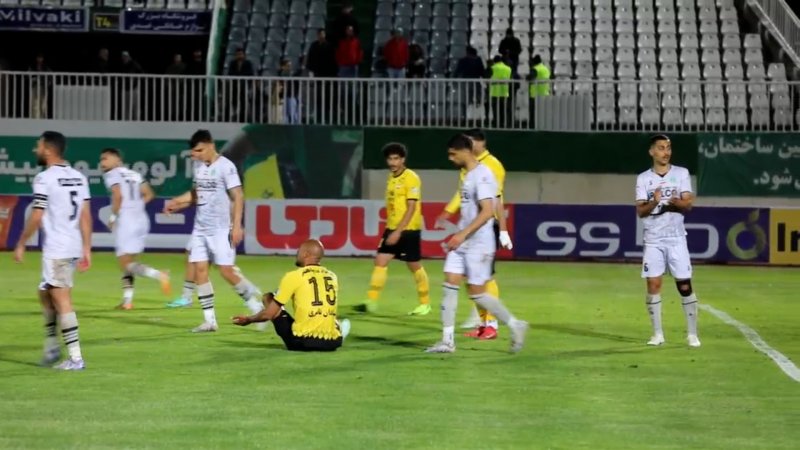 باشگاه آلومینیوم: اگر خطایی می‌بینید از ما جایزه بگیرید!