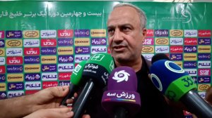 خبیری: چرا جلوی بی‌ادبی این آقا را نمی‌گیرند؟