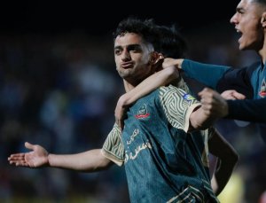 فخریان: از پرسپولیس، سپاهان و تراکتور پیشنهاد دارم
