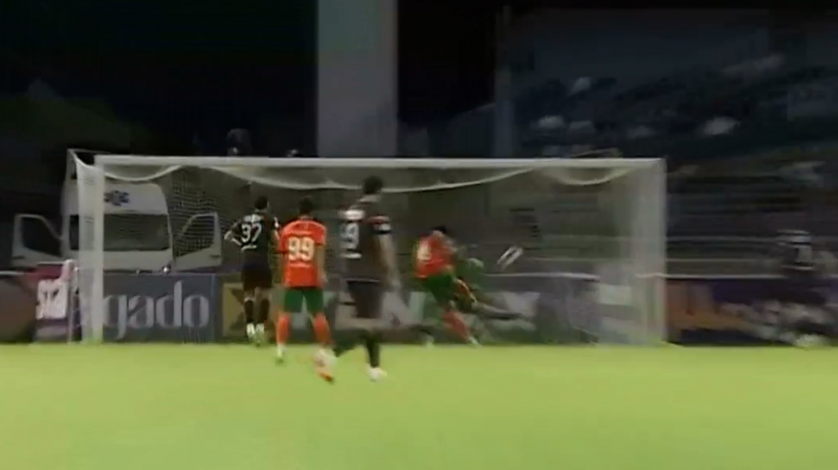 ضربه مرادی به تیر دروزاه پرسپولیس خورد!