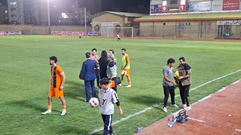 خوشحالی کادر مس پس از سوت پایان بازی