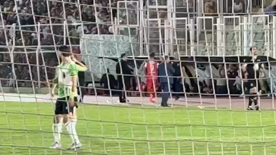 اعتراض شديد عليپور به تعويض