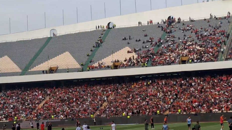 تشویق عالیشاه توسط تماشاگران پرسپولیس