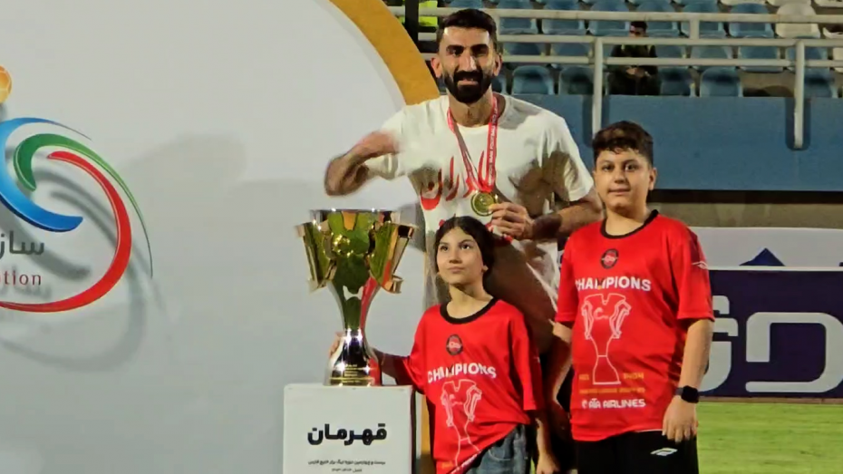 ورود علیرضا بیرانوند با نوشته‌ی: مادران مقدس‌اند