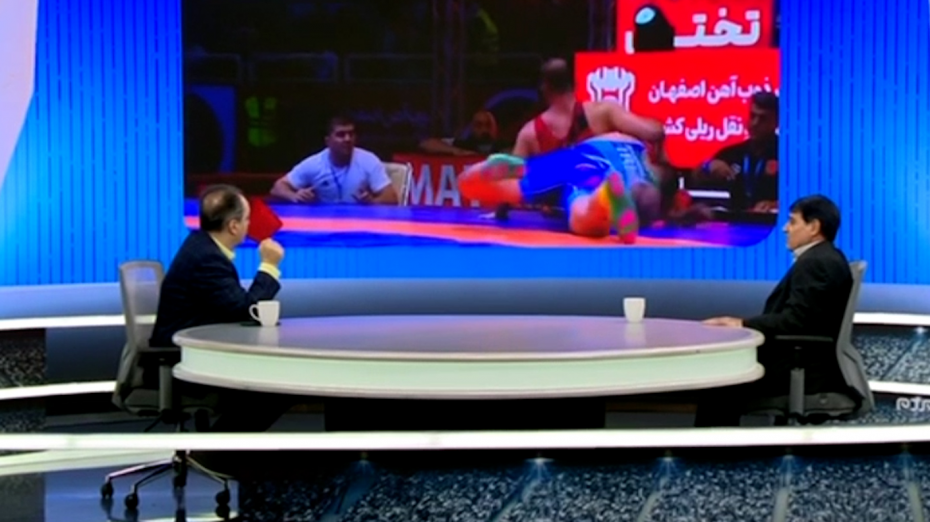 بررسی صحنه جنجالی داوری کشتی زارع - معصومی
