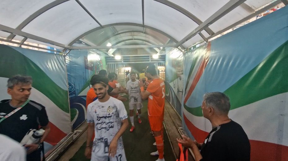تونل افتخار بازیکنان سایپا برای قهرمانی فجر سپاسی
