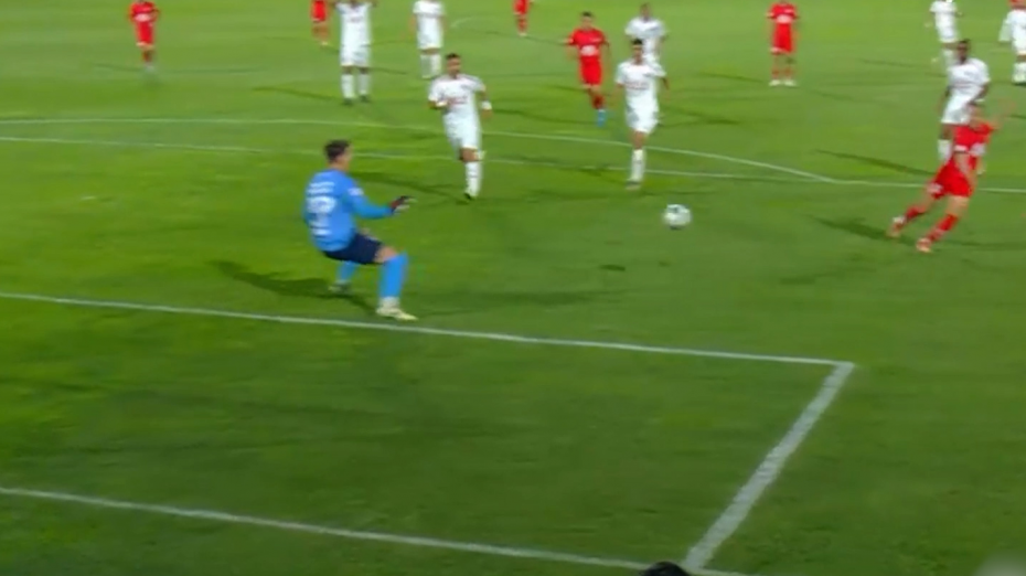 سیو زیبای لوان پولی مقابل تراکتور