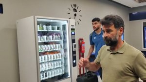 ورود پژمان نوری به ورزشگاه سردار شهید سلیمانی