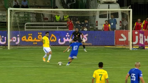 شلیک خطرناک احمدی و مهار دروازه‌بان صنعت نفت