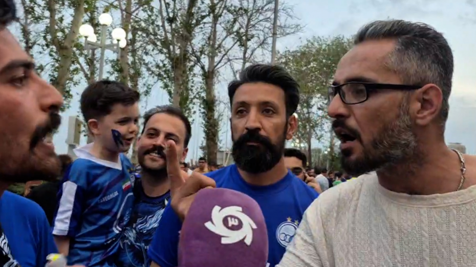 جدال هواداران استقلال با یکدیگر قبل از شروع بازی