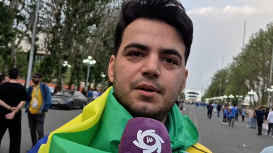 گفت‌وگو با هواداران صنعت نفت قبل از شروع بازی