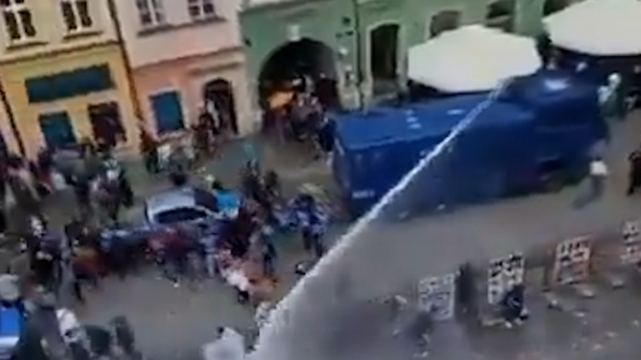 پلیس لهستان کلافه از هواداران چلسی