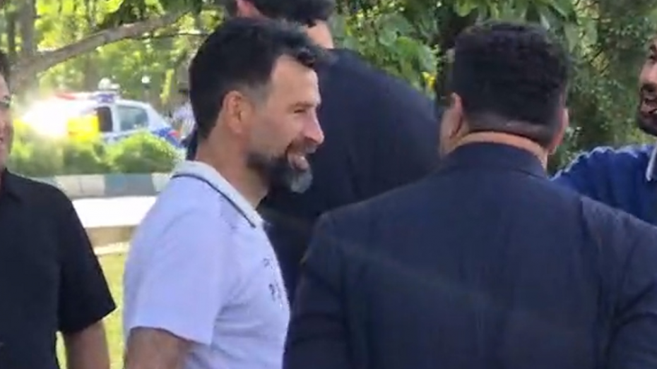 حضور پژمان نوری در میان هواداران
