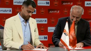 لحظه تمدید قرارداد مرتضی پورعلی‌گنجی با پرسپولیس