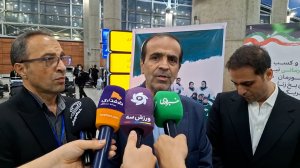 تیشه‌گران: در هاکی روی یخ خانم‌ها از آقایان جلوتر هستند