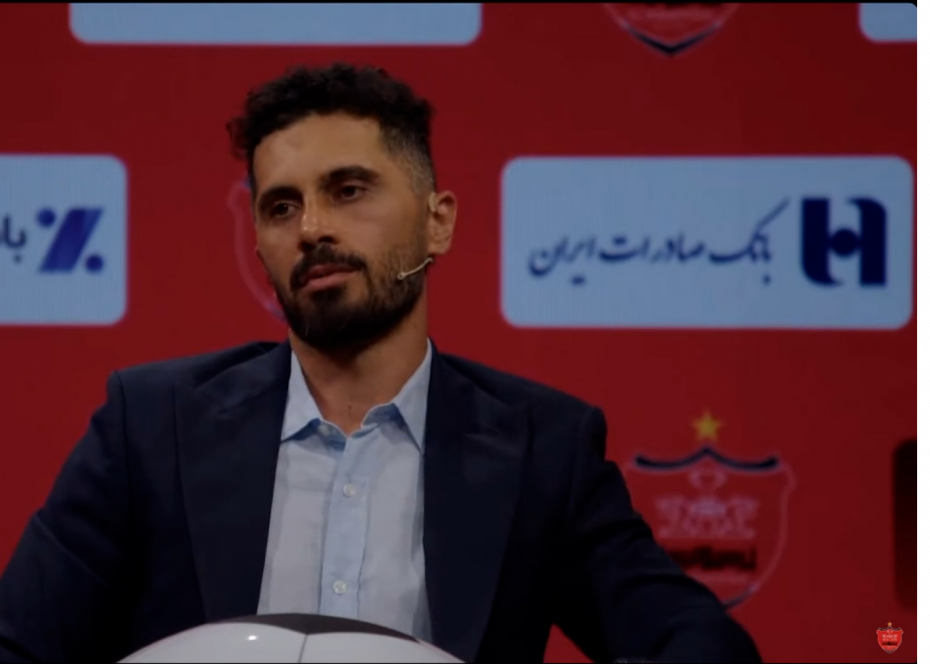 عالیشاه: فقط به احترام هواداران تمدید کردم