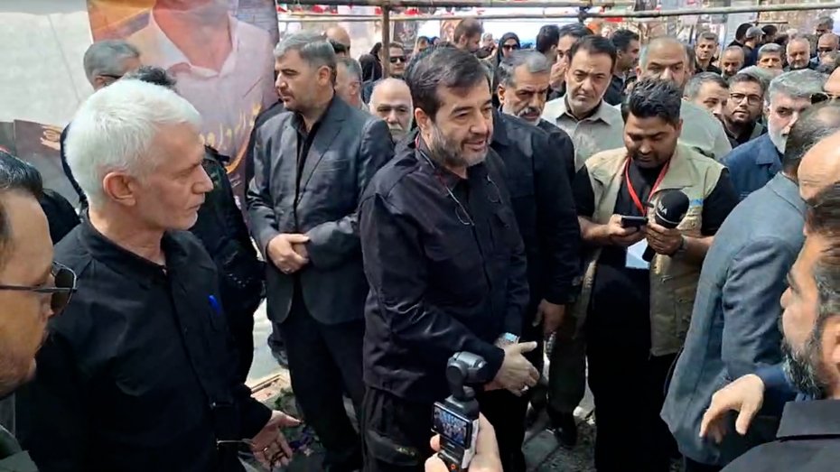 حضور وزیر ورزش و جوانان در مراسم یادبود شهدا