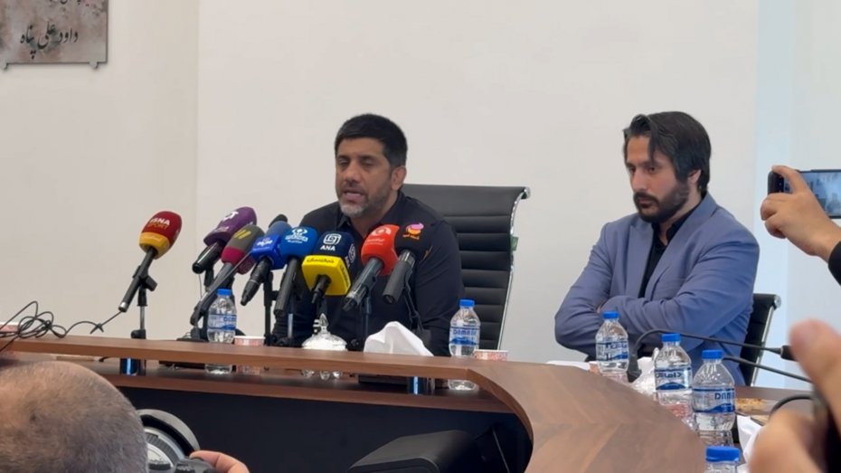 دبیر: نمی‌گذارم کسی در کشتی کار سیاسی بکند