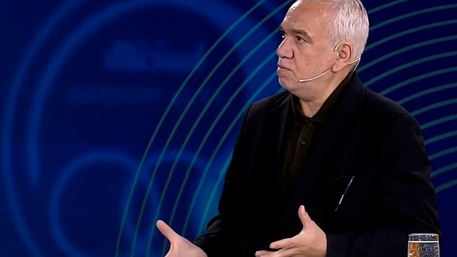 فتح الله زاده: درآمد فوتبال در جای دیگری خرج میشود