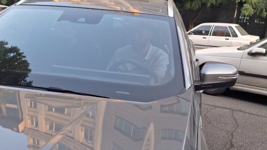 چشمی بدون صحبت با خبرنگاران، باشگاه را ترک کرد