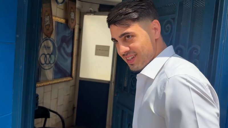سعید سحرخیزان دقایقی پیش وارد باشگاه استقلال شد
