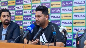 اخباری: با این شرایط بازیکن خارجی نمی‌توانیم جذب کنیم