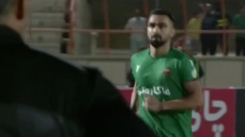 گل اول شمس آذر به چادرملو توسط ممی‌زاده