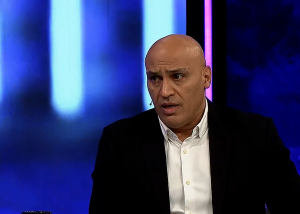 منصوریان: تحریم هستیم، باید با خودمان بازی کنیم