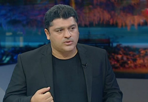 داداش زاده: خط دفاع پرسپولیس آسیب پذیر است