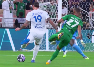 گل اول الهلال به الاهلی (تئو هرناندز)