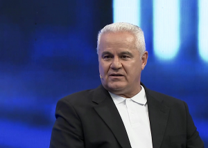 پیوس: تا هفته نهم به هاشمیان مهلت دهید