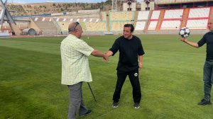تصاویر جالب از تست چمن هیبریدی با خداداد و پسرش!