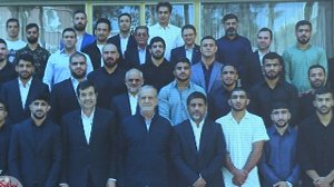 تجلیل رئیس جمهور از تیم‌های ملی کشتی 